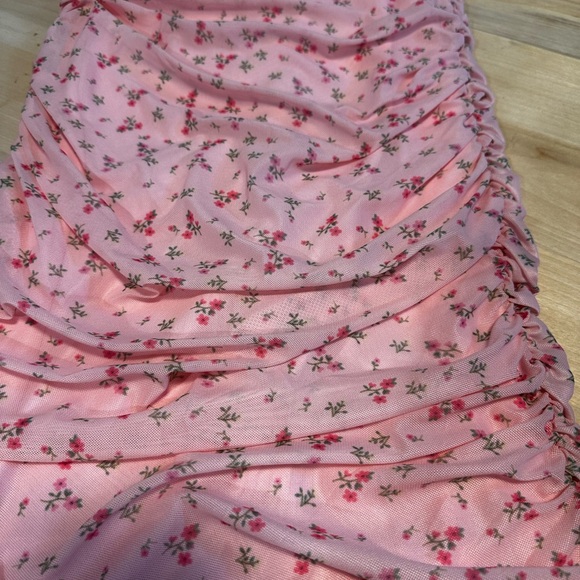 Pink rose dress - Picture 2 of 4